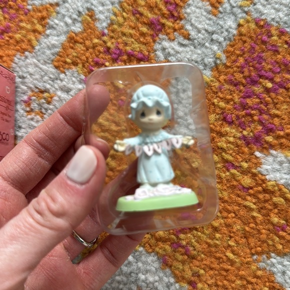 Precious Moments You Have Touched So Many Hearts Miniature Figurine - Picture 2 of 8